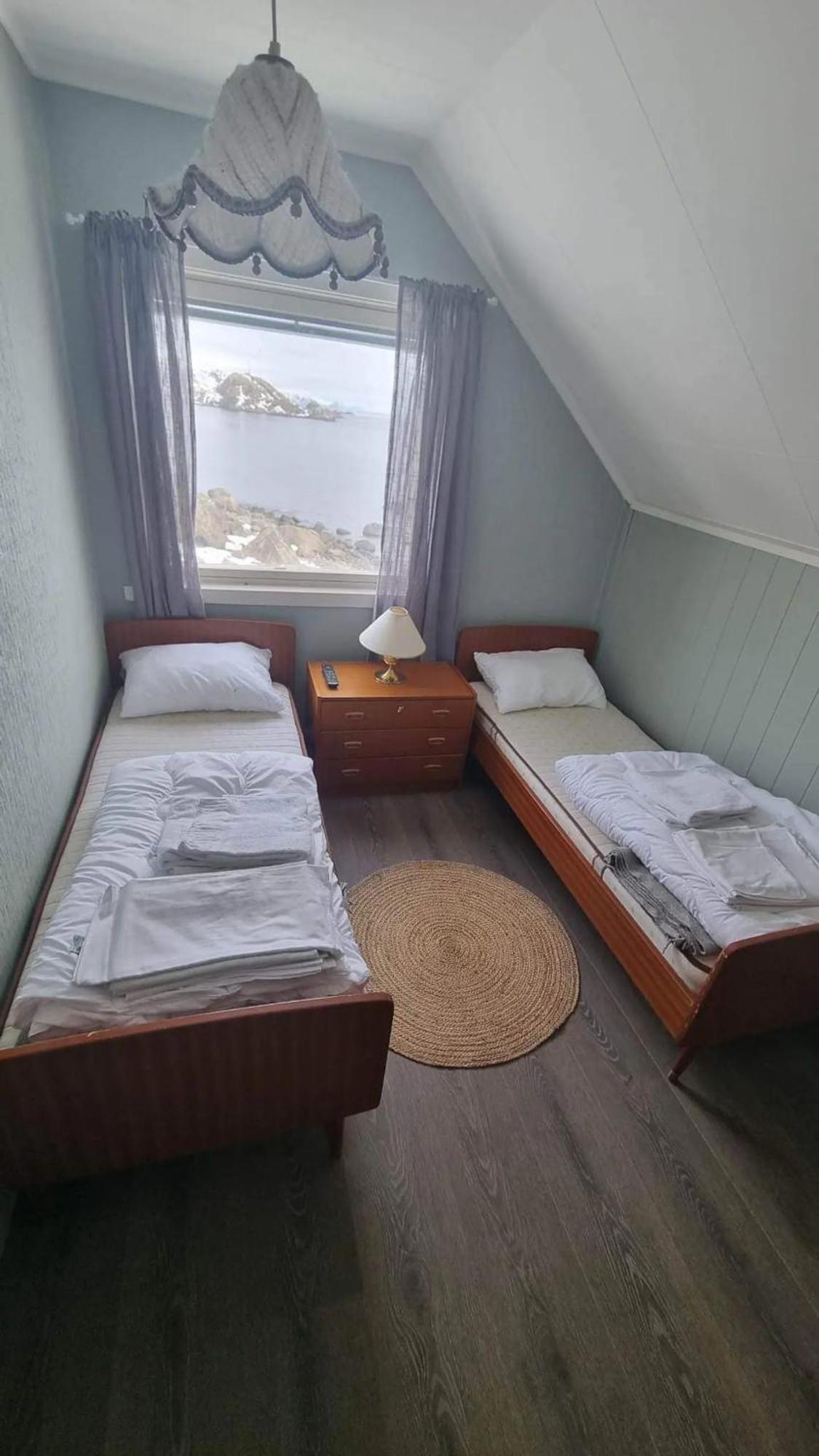 House By The Sea Reine, Lofoten Ngoại thất bức ảnh